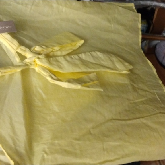 Trinity women's canary yellow sleeveless top Sz Medium - Picture 9 of 17